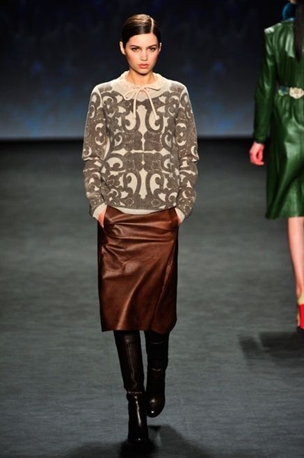 Clothing, Brown, Sleeve, Joint, Fashion show, Outerwear, Style, Fashion model, Runway, Knee, 