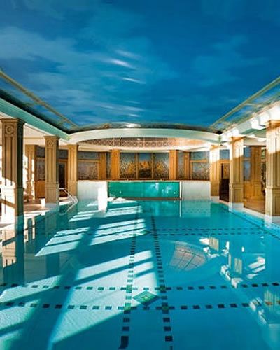 Blue, Swimming pool, Ceiling, Fluid, Aqua, Turquoise, Azure, Teal, Symmetry, Hotel, 