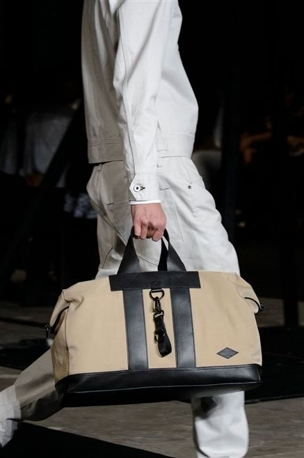Bag, Fashion, Shoulder bag, Beige, Luggage and bags, Fashion design, Pocket, Tote bag, Baggage, Cuff, 