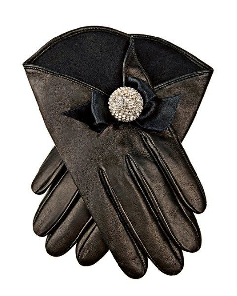 Safety glove, Costume accessory, Gesture, Glove, Formal gloves, Leather, Brooch, 