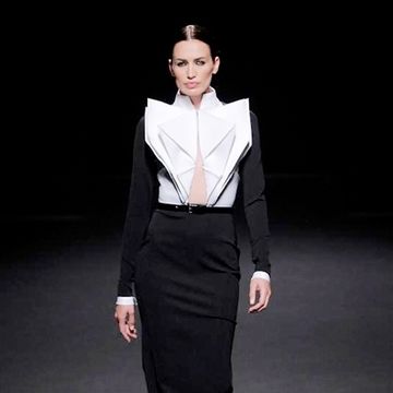 Clothing, Collar, Sleeve, Shoulder, Joint, Fashion show, White, Style, Formal wear, Waist, 