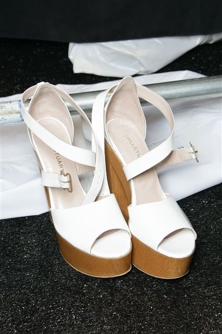 Footwear, Product, Shoe, White, Tan, Fashion, Beige, Ivory, Material property, Fashion design, 