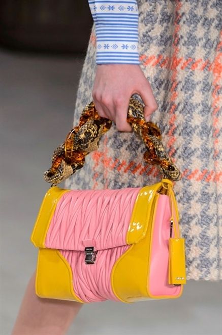 Yellow, Pattern, Textile, Bag, Style, Fashion accessory, Shoulder bag, Fashion, Orange, Luggage and bags, 