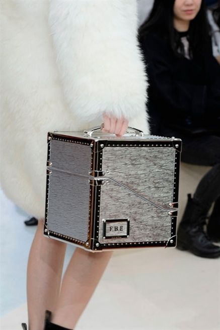 Textile, Fashion, Beauty, Bag, Beige, Fur, Street fashion, Wallet, Pocket, Leather, 