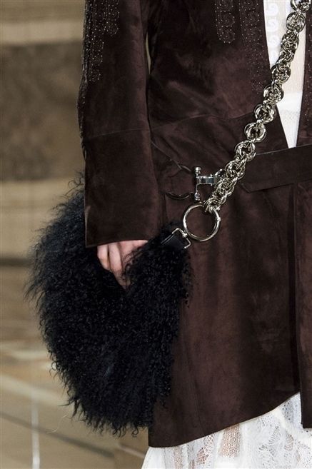 Chain, Textile, Style, Costume accessory, Fashion, Natural material, Black, Street fashion, Fur, Leather, 