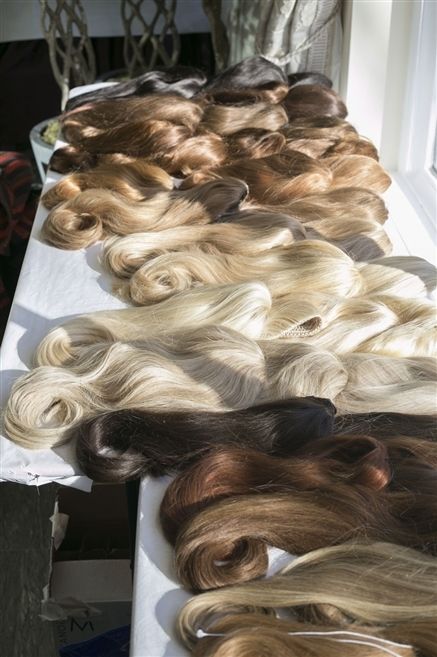 Hairstyle, Fawn, Liver, Brown hair, Artificial hair integrations, Natural material, Hair accessory, Thread, 