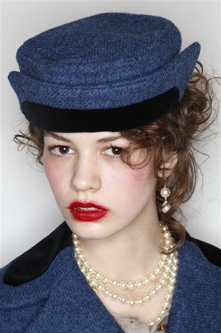 Nose, Mouth, Lip, Hairstyle, Chin, Eyebrow, Fashion accessory, Jewellery, Style, Beret, 