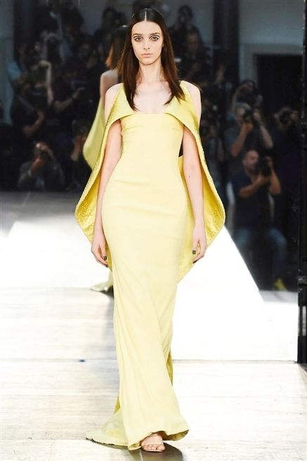 Clothing, Fashion show, Hairstyle, Yellow, Event, Shoulder, Runway, Joint, Fashion model, Style, 
