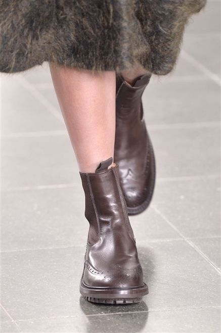 Footwear, Brown, Shoe, Textile, Human leg, Fur clothing, Fashion, Leather, Natural material, Boot, 