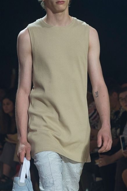 Shoulder, Joint, Chest, Trunk, Fashion, Muscle, Neck, Undershirt, Waist, Sleeveless shirt, 