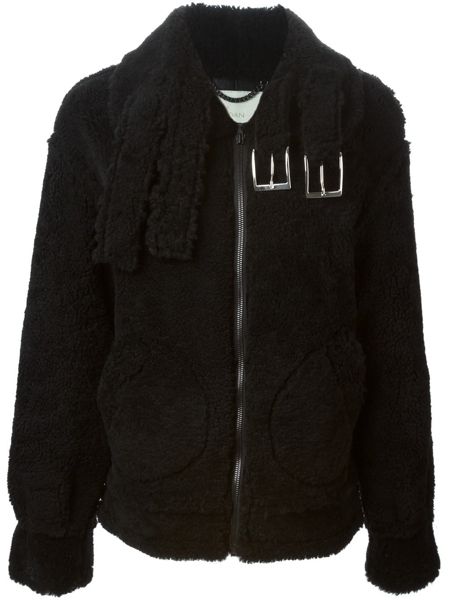 Product, Sleeve, Textile, Outerwear, Collar, Fashion, Black, Jacket, Natural material, Fur, 