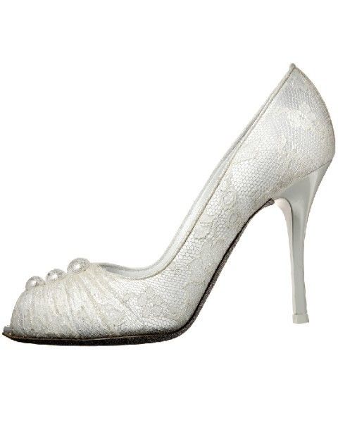 Foot, Grey, Beige, Composite material, Silver, Basic pump, Bridal shoe, Balance, Sandal, Steel, 