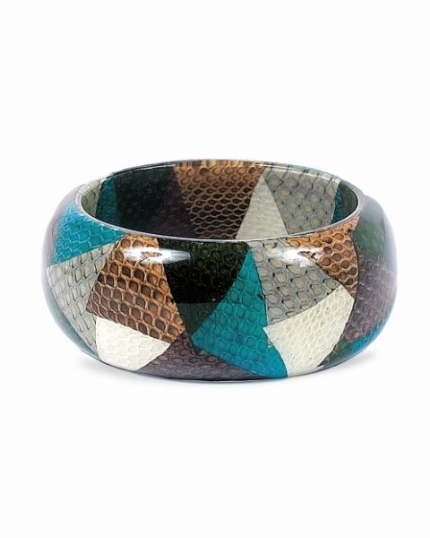 Blue, Brown, Teal, Turquoise, Aqua, Natural material, Azure, Pattern, Jewellery, Beige, 