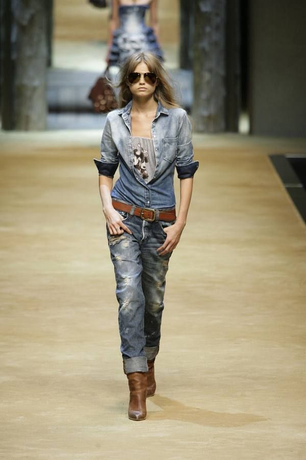 Clothing, Brown, Denim, Human body, Shoulder, Jeans, Textile, Sunglasses, Joint, Style, 
