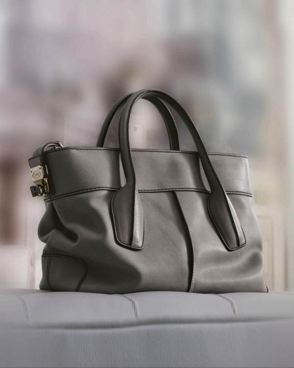 Bag, Grey, Luggage and bags, Leather, Shoulder bag, Silver, Buckle, Still life photography, Natural material, Strap, 