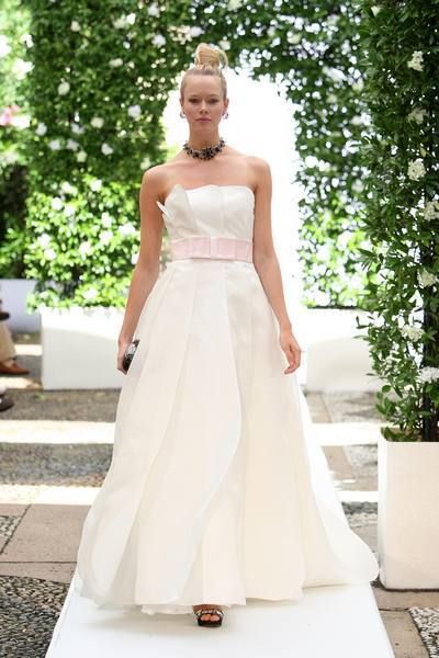 Clothing, Dress, Shoulder, Photograph, Bridal clothing, Joint, White, Gown, Formal wear, Wedding dress, 
