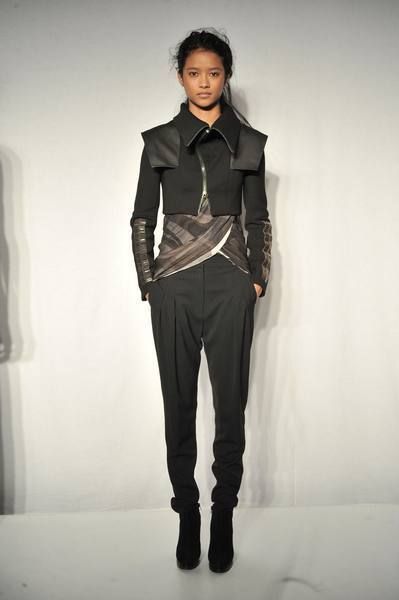 Collar, Sleeve, Textile, Standing, Joint, Outerwear, Style, Formal wear, Fashion model, Leather, 