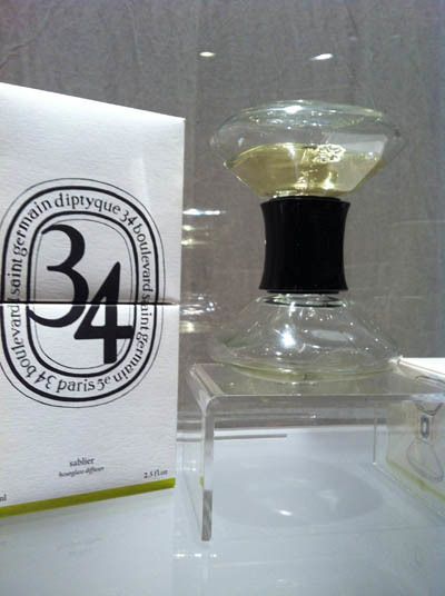 Glass, Fluid, Barware, Trophy, Liquid, Logo, Transparent material, Award, Perfume, Brand, 