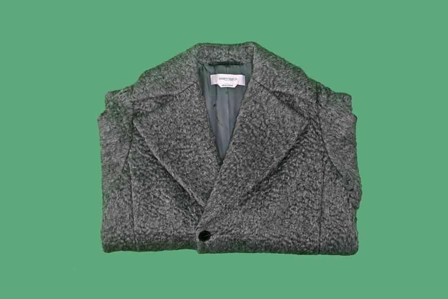 Green, Collar, Sleeve, Textile, Outerwear, Sweater, Pattern, Black, Grey, Cardigan, 