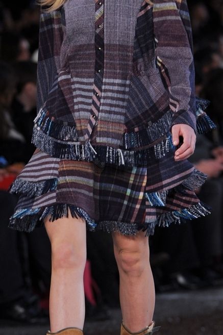 Clothing, Sleeve, Plaid, Textile, Pattern, Tartan, Joint, Human leg, Style, Fashion show, 