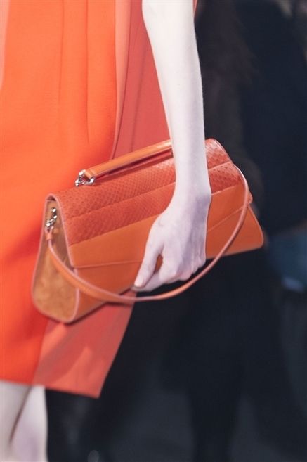 Bag, Human leg, Orange, Shoulder bag, Tan, Luggage and bags, Peach, Leather, Handbag, Strap, 