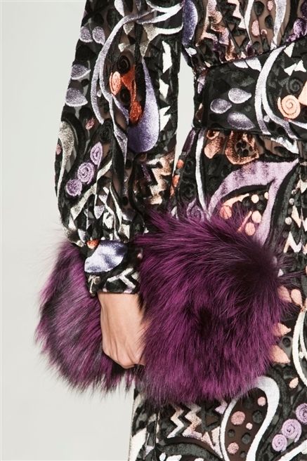 Purple, Violet, Costume accessory, Natural material, Magenta, Pattern, Fur, Fashion design, Animal product, Fur clothing, 