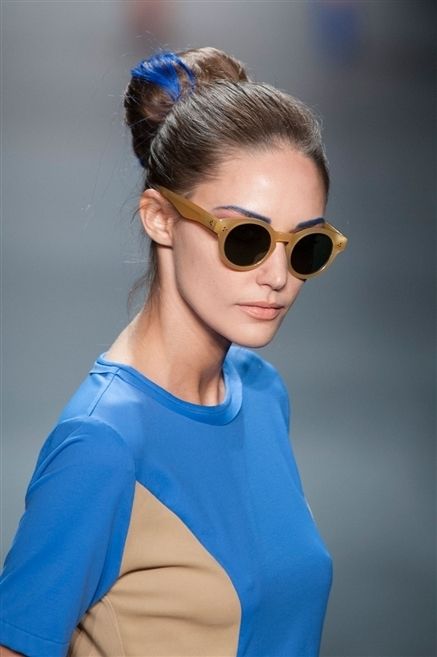 Clothing, Eyewear, Ear, Vision care, Blue, Glasses, Hairstyle, Sleeve, Shoulder, Goggles, 