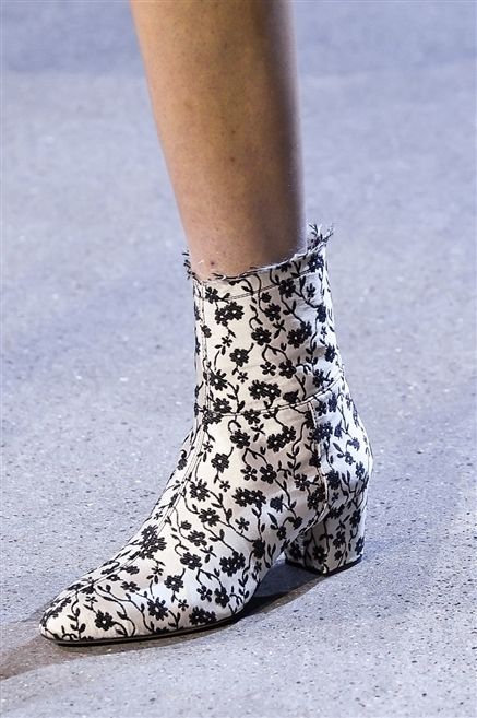 Human leg, Joint, Style, Black, Grey, Close-up, Calf, Ankle, Fashion design, Sock, 
