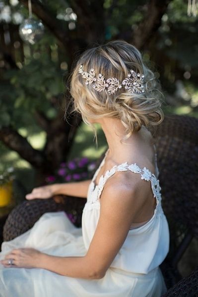 Clothing, Hairstyle, Shoulder, Dress, Bridal clothing, Petal, Bridal accessory, Hair accessory, Wedding dress, Gown, 