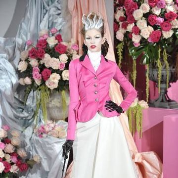 Petal, Outerwear, Flower, Pink, Style, Bouquet, Cut flowers, Boot, Fashion, Floristry, 