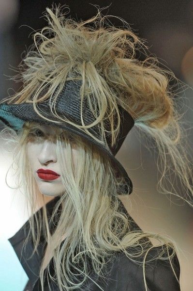 Hairstyle, Hat, Fashion accessory, Headgear, Costume accessory, Costume, Costume hat, Long hair, Blond, Sun hat, 