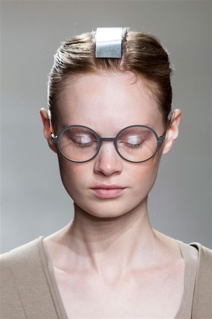Eyewear, Glasses, Ear, Vision care, Lip, Hairstyle, Chin, Forehead, Shoulder, Eyebrow, 