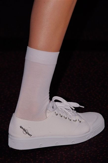 Human leg, Joint, White, Carmine, Fashion, Athletic shoe, Walking shoe, Sneakers, Calf, Sock, 