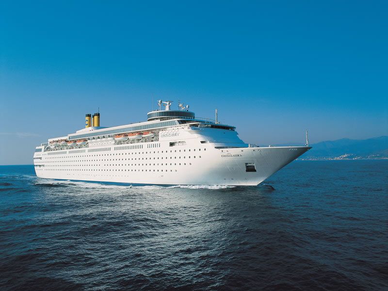 Liquid, Cruise ship, Passenger ship, Fluid, Water, Watercraft, Horizon, Boat, Ocean, Waterway, 