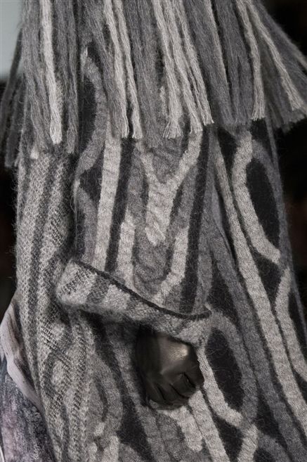 Textile, Style, Grey, Street fashion, Woolen, Wool, Natural material, Thread, Stole, Fiber, 