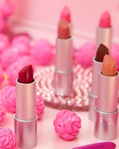 Lipstick, Red, Peach, Pink, Magenta, Stationery, Cosmetics, Purple, Orange, Material property, 