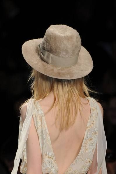 Brown, Hat, Shoulder, Style, Headgear, Costume accessory, Fashion accessory, Fashion, Back, Blond, 