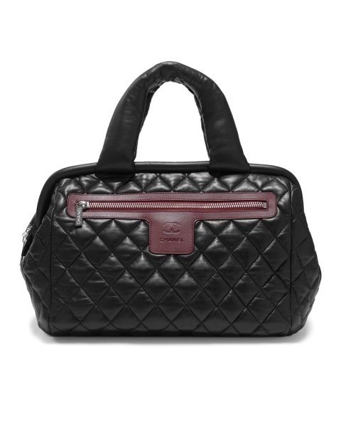 Product, Bag, White, Red, Style, Pattern, Luggage and bags, Font, Shoulder bag, Beauty, 