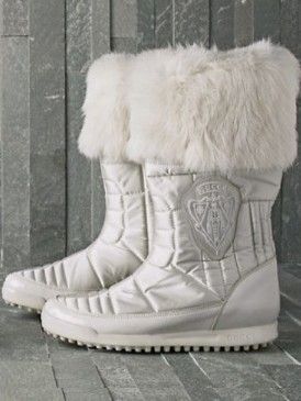 Product, White, Boot, Beige, Fur, Natural material, Snow boot, Costume accessory, Animal product, Fur clothing, 