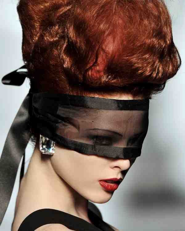 Lip, Hairstyle, Forehead, Style, Costume accessory, Earrings, Eyelash, Fashion, Body jewelry, Red hair, 