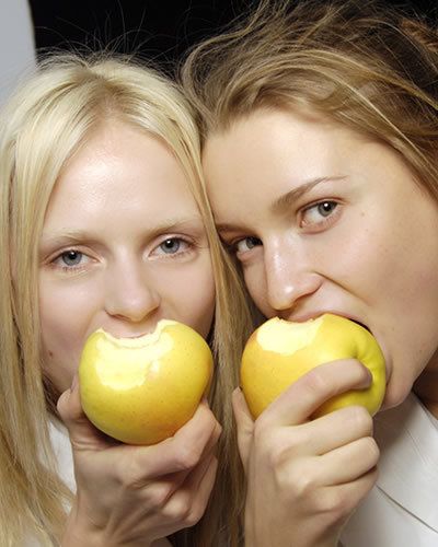 Yellow, Whole food, Fruit, Ingredient, Blond, Natural foods, Produce, Eating, 