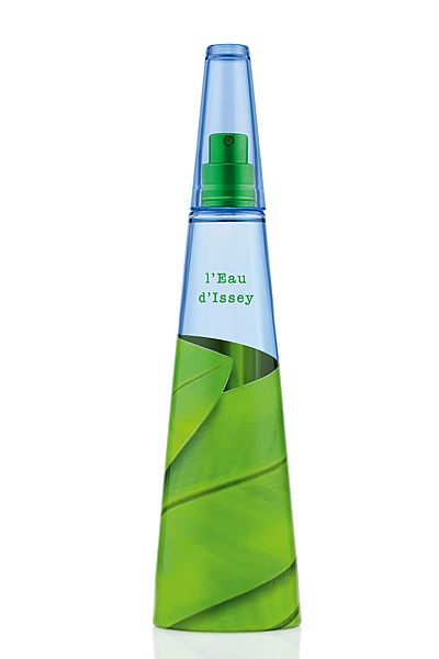 Green, Bottle, Liquid, Aqua, Glass bottle, Cylinder, 