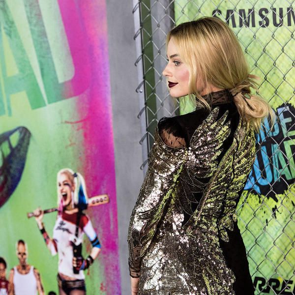 Microphone, Wire fencing, Mesh, Chain-link fencing, Street fashion, Blond, Pop music, Long hair, Song, Makeover, 