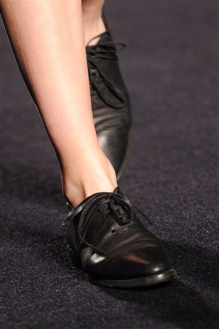 Footwear, Brown, Human leg, Joint, Fashion, Leather, Black, Tan, Close-up, Foot, 