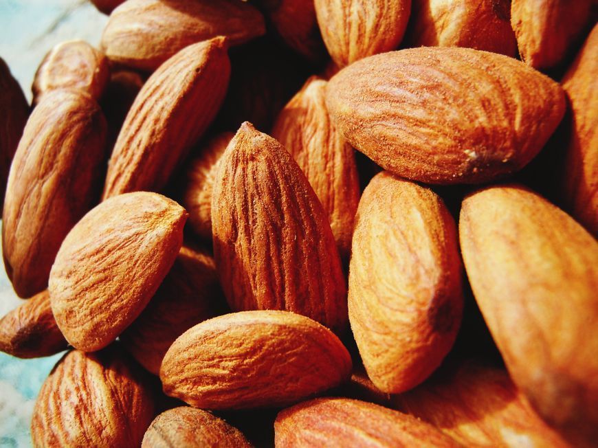 Food, Ingredient, Dried fruit, Nut, Produce, Almond, Close-up, Nuts & seeds, Seed, Natural foods, 