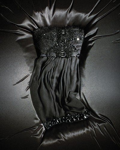 Textile, Dress, Style, Darkness, Satin, Black, Day dress, One-piece garment, Costume accessory, Monochrome, 
