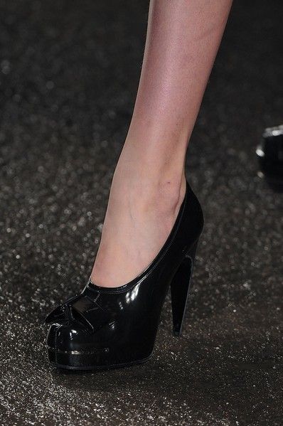 Footwear, Human leg, High heels, Fashion, Black, Sandal, Leather, Foot, Basic pump, Close-up, 