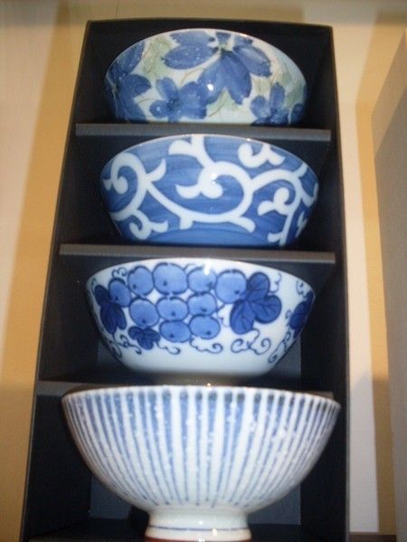 Serveware, Blue, Blue and white porcelain, Dishware, Porcelain, Ceramic, earthenware, Artifact, Pottery, Art, 