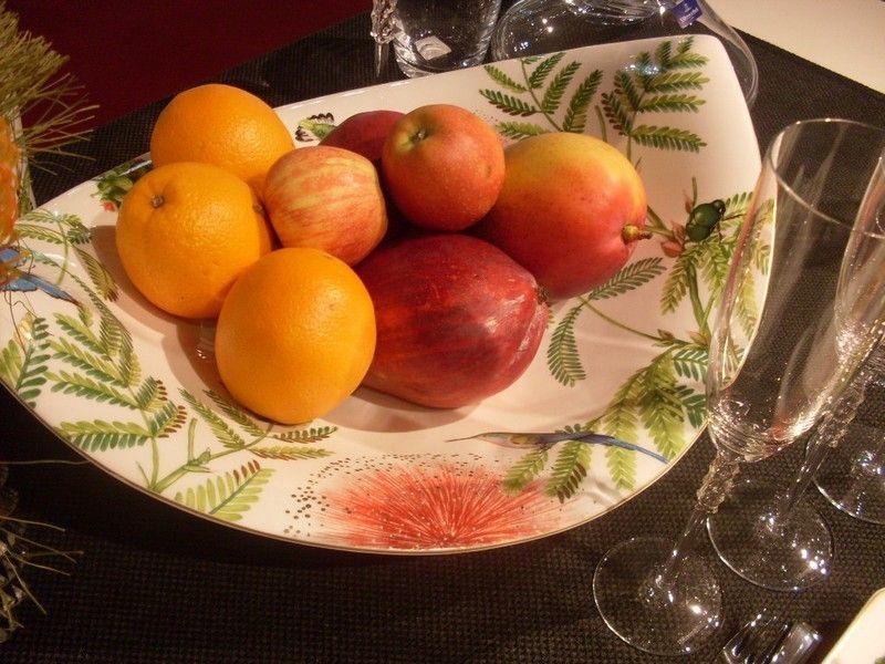 Serveware, Dishware, Food, Ingredient, Produce, Natural foods, Fruit, Tangerine, Citrus, Tableware, 