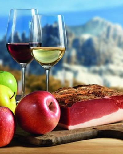 Glass, Stemware, Drinkware, Wine glass, Barware, Fruit, Food, Drink, Dessert wine, Natural foods, 
